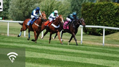 What are Synthetic Surfaces in Horse Racing?