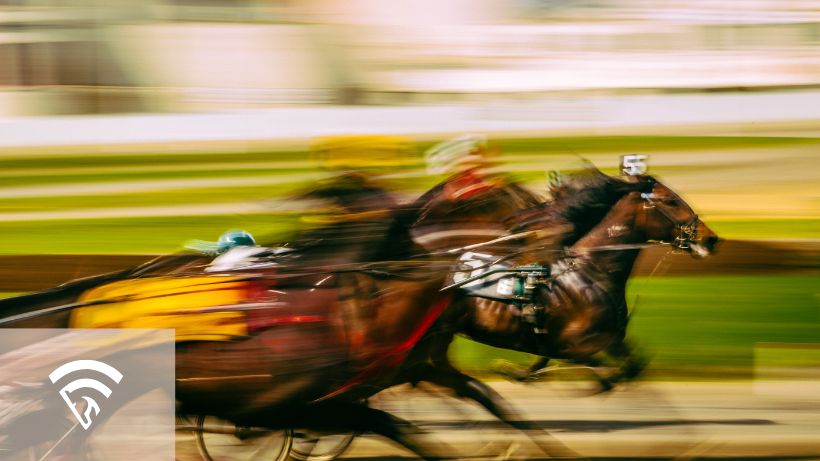 Horses racing with a blurred background